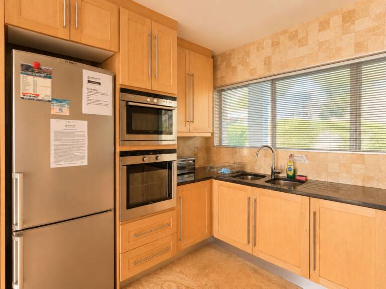 24 gordonia gordons bay 12 self catering holiday home with fully equipped kitchen 768x576