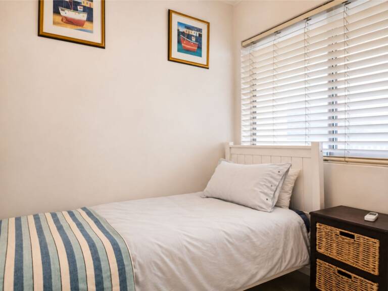 24 gordonia gordons bay 25 guest bedroom with single bed 1 768x576