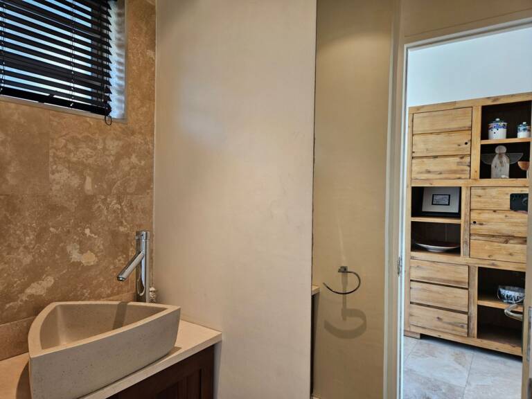 24 gordonia gordons bay 28 guest toilet with hand basin 1 768x576