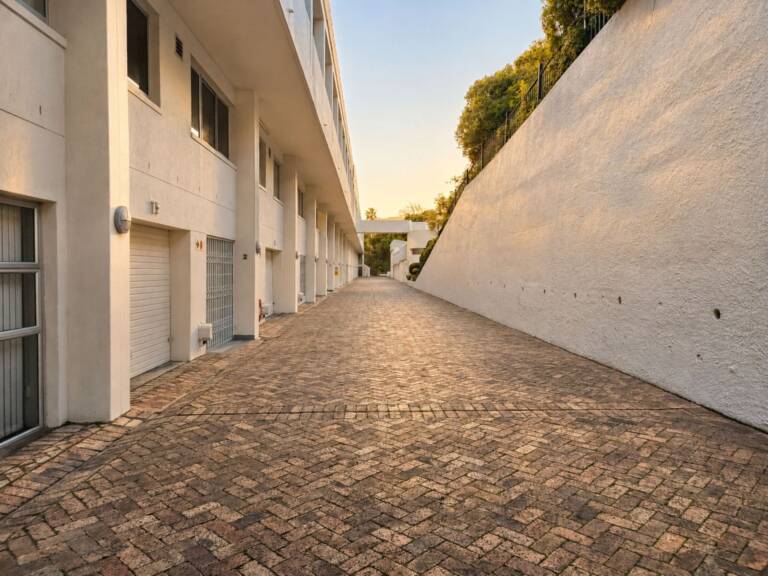 24 gordonia gordons bay 32 3 bedroom holiday house with secure parking 768x576