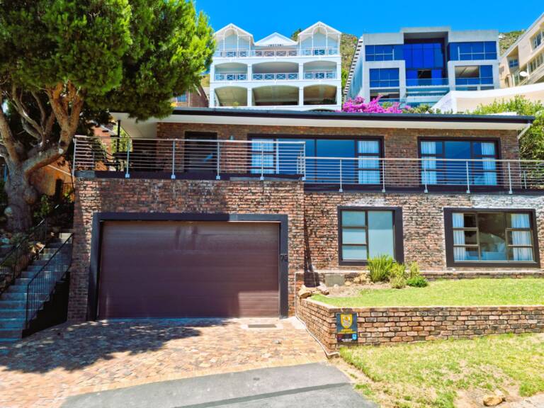 79 protea gordons bay 04 self catering holiday house with garage parking 1 768x576