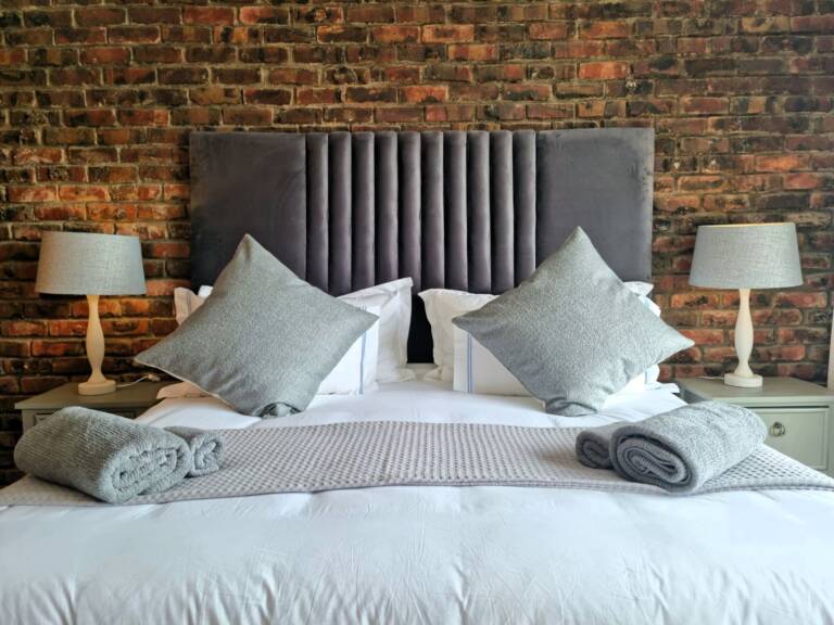 79 protea gordons bay 09 bedroom with king bed 1 768x576