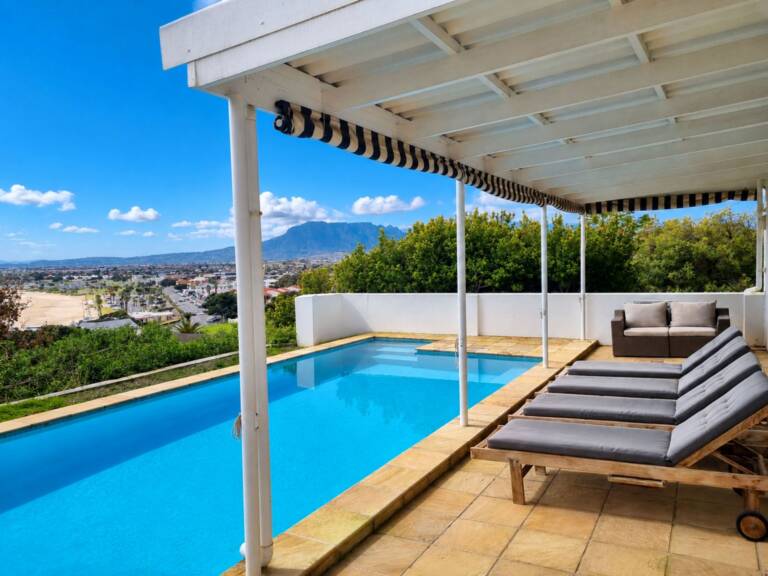 amazing view villa gordons bay 01 holiday house private pool with sea and mountain view 768x576