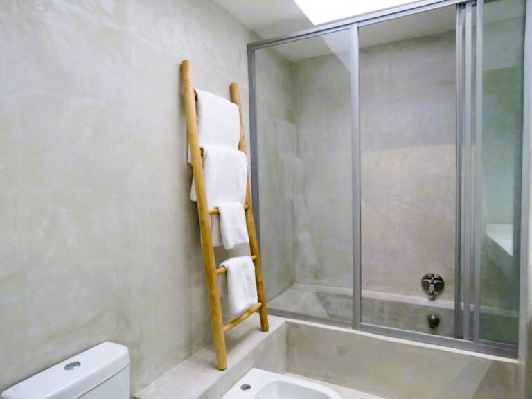 beach2anchor gordons bay 17 bathroom with modern fixtures 768x576