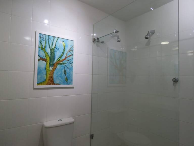 beach2anchor gordons bay 21 bathroom with shower 768x576