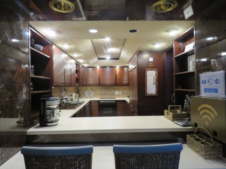 beach2anchor gordons bay 27 modern kitchen with new appliences 768x576
