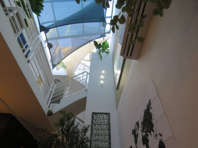 beach2anchor gordons bay 32 central accommodation with steps 768x576