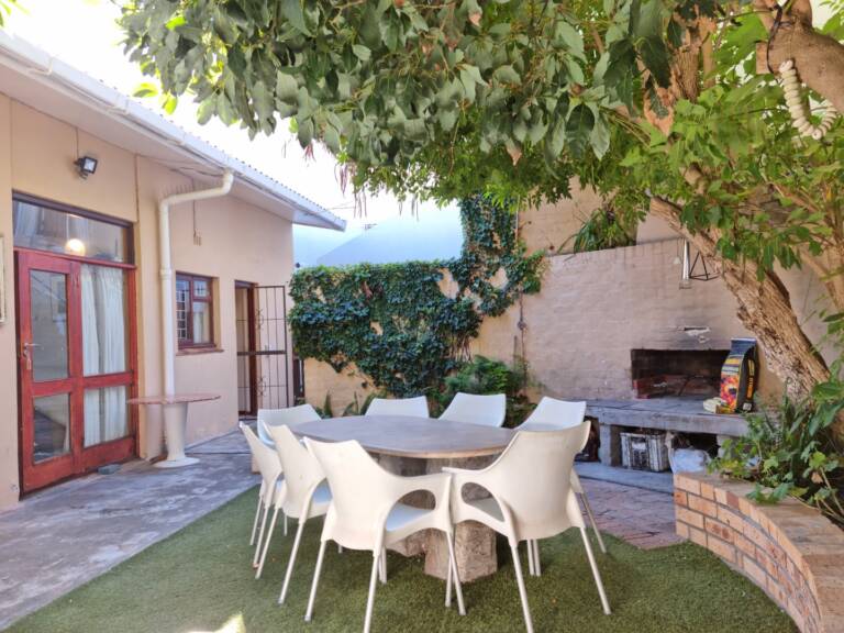 bikini beach holiday home gordons bay 04 private courtyard with braai 768x576