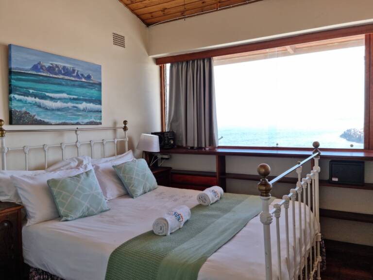 bikini beach holiday home gordons bay 12 bedroom with quality linen 768x576