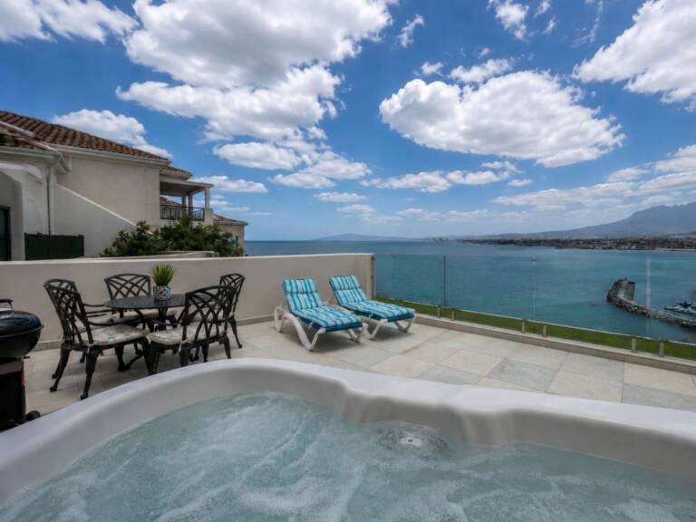 bikini views gordons bay 02 veranda with jacuzzi 768x576