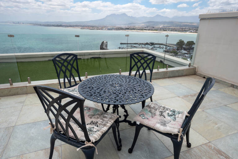 bikini views gordons bay 05 balcony with furniture and braai 768x513