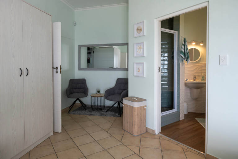 bikini views gordons bay 11 bedroom with en suite shower 768x513