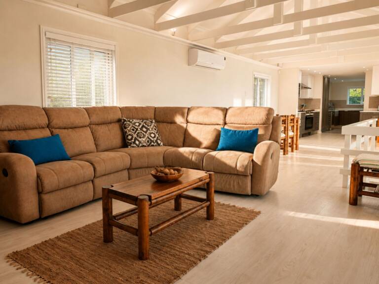 bolussi house gordons bay 08 comfortable living room with pool view 768x576