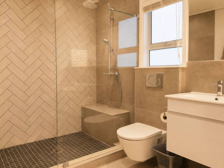 bolussi house gordons bay 23 bathroom with shower 768x576