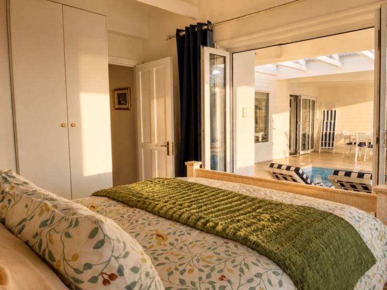 bolussi house gordons bay 25 bedroom with pool access 768x576