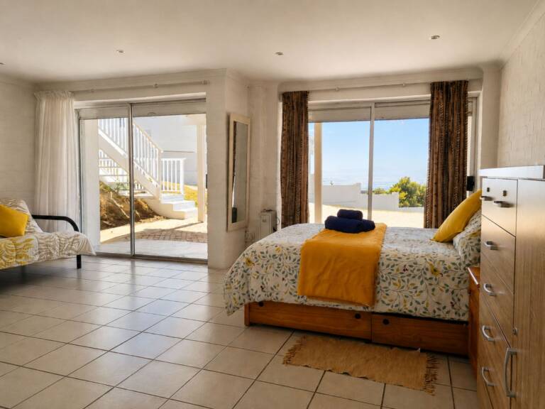 bolussi house gordons bay 29 family room with sleeper couch 768x576
