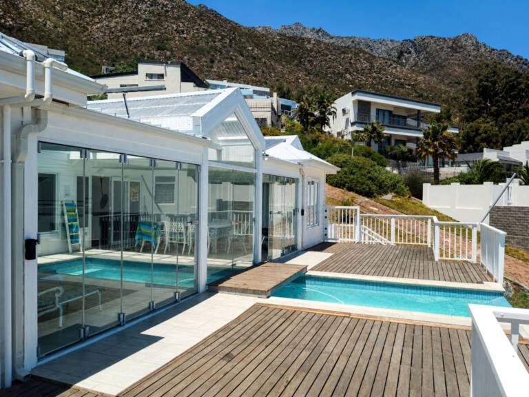 bolussi house gordons bay 36 self catering holiday house with 6 en suite bedrooms 768x576