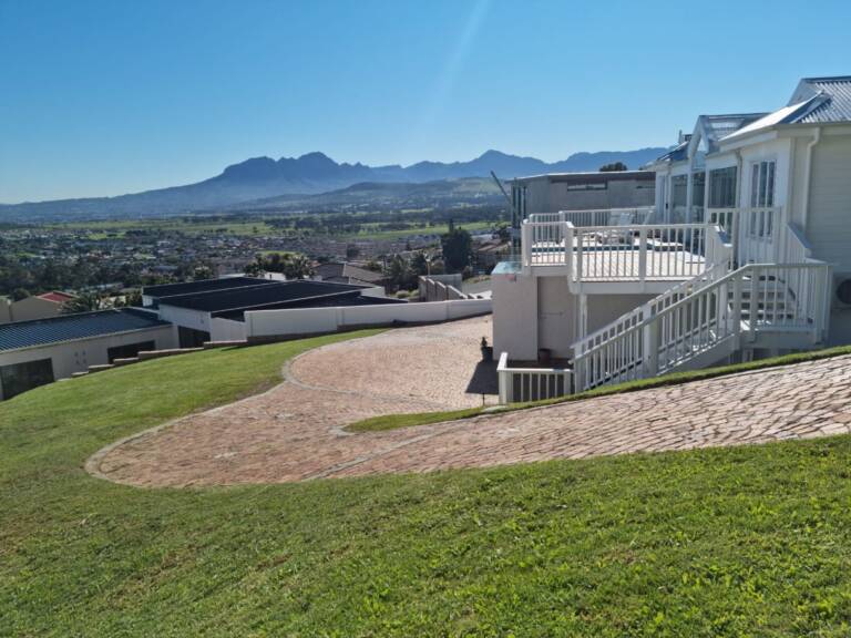 bolussi house gordons bay 37 self catering holiday home with parking 768x576