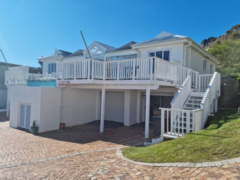 bolussi house gordons bay 39 sea view holiday house with 6 bedrooms 768x576