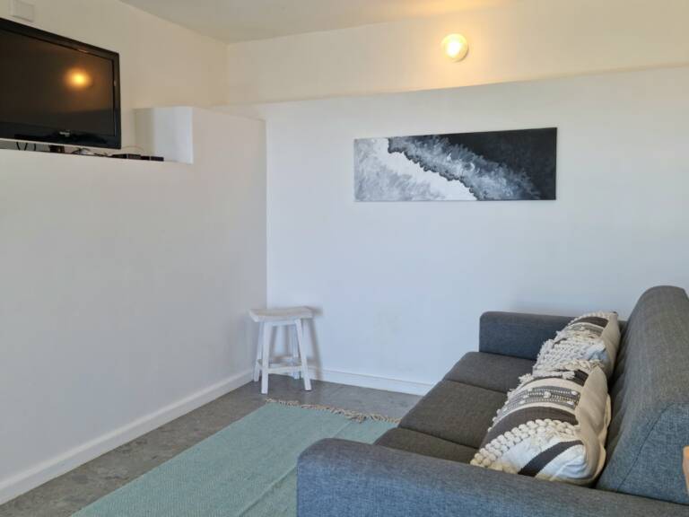bostrand cottage gordons bay 05 self catering accommodation with lounge and television 768x576