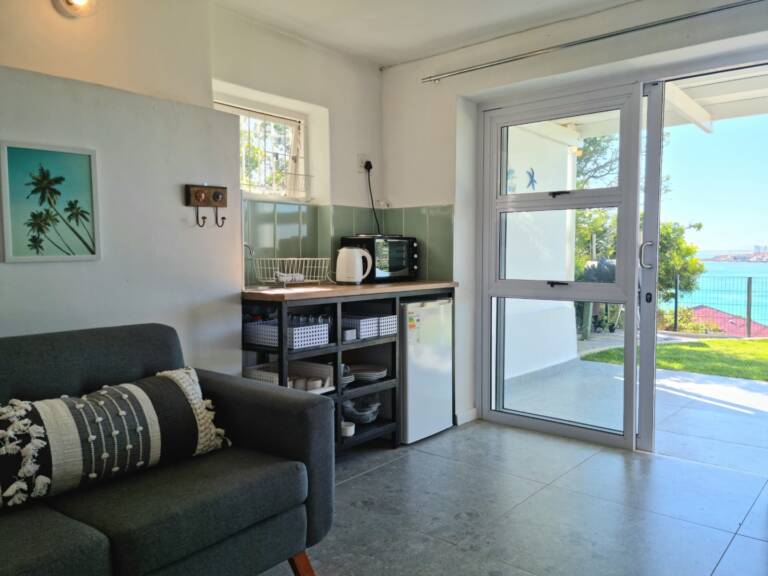 bostrand cottage gordons bay 06 self catering accommodation with sea view 768x576