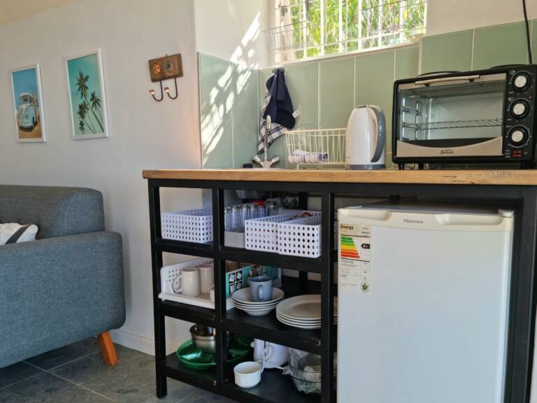bostrand cottage gordons bay 07 fully equipped self catering with kitchenette 768x576