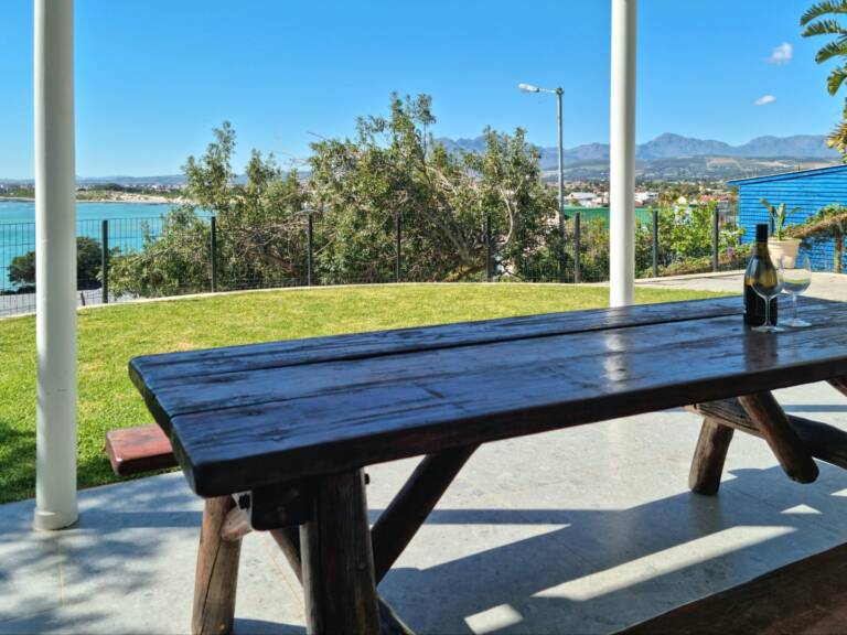 bostrand cottage gordons bay 17 self catering accommodation with outdoor dining 768x576