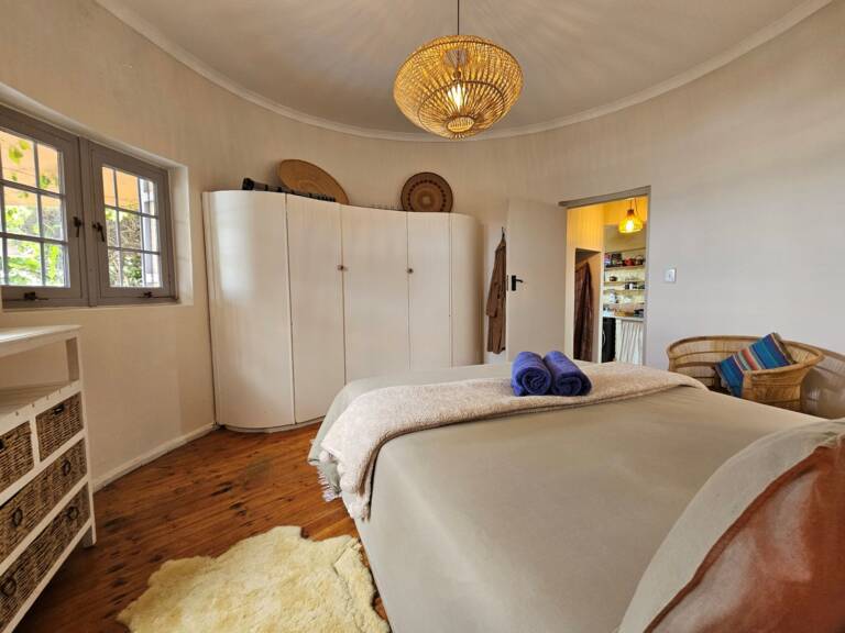 cardamom cottage gordons bay 16 bedroom with wardrobe 768x576