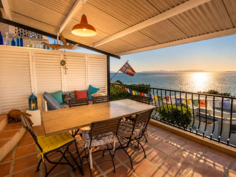 cardamom house gordons bay 03 shaded veranda with outdoor dining 768x576