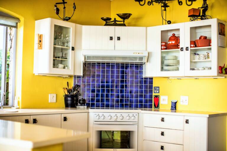 cardamom house gordons bay 09 artistic decor holiday home with kitchen 768x512