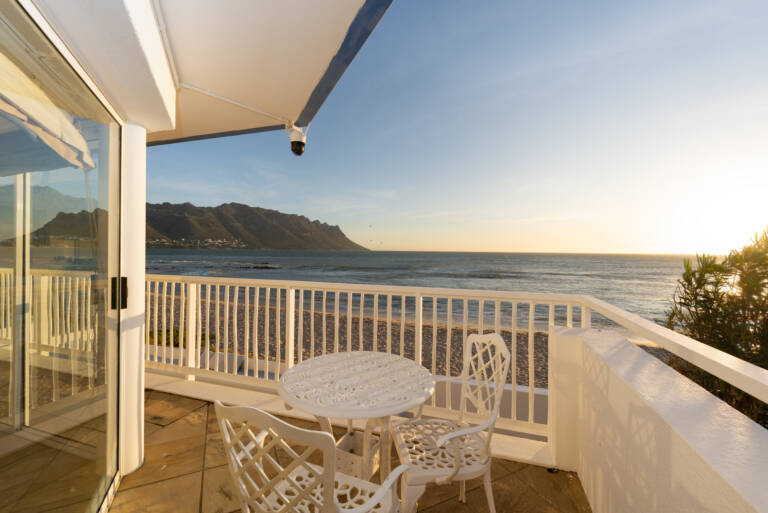 casa blanca gordons bay 15 beachfront balcony with seaview 768x513
