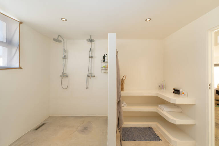 casa blanca gordons bay 17 master bedroom with en suite bathroom 768x512