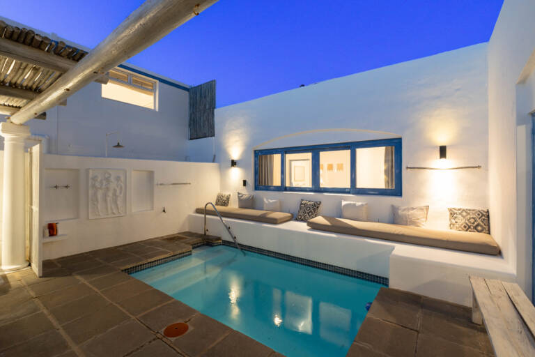 casa blue gordons bay 04 private courtyard with pool 768x512
