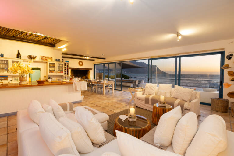 casa blue gordons bay 06 interior with open plan living  768x513