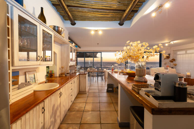 casa blue gordons bay 08 self catering with fully equiped kitchen 768x512