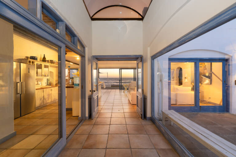 casa blue gordons bay 10 entrance with flow onto beach 768x512