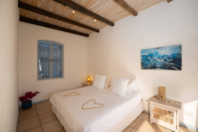 casa blue gordons bay 16 guest room with king bed 768x513