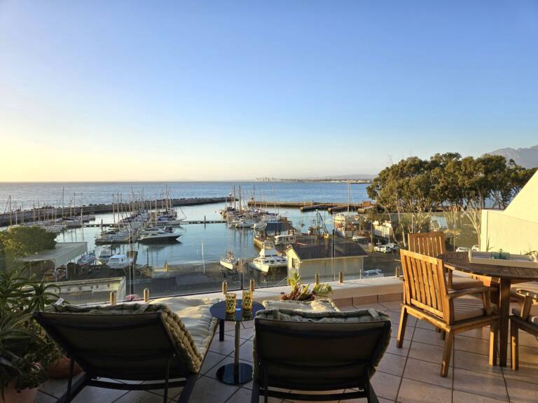 casita shonene gordons bay 01 furnished balcony with harbour view 768x576