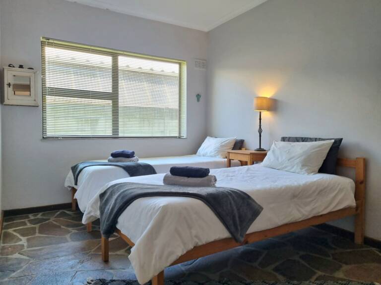 country beach house gordons bay 14 bedroom with 2 single beds 768x576