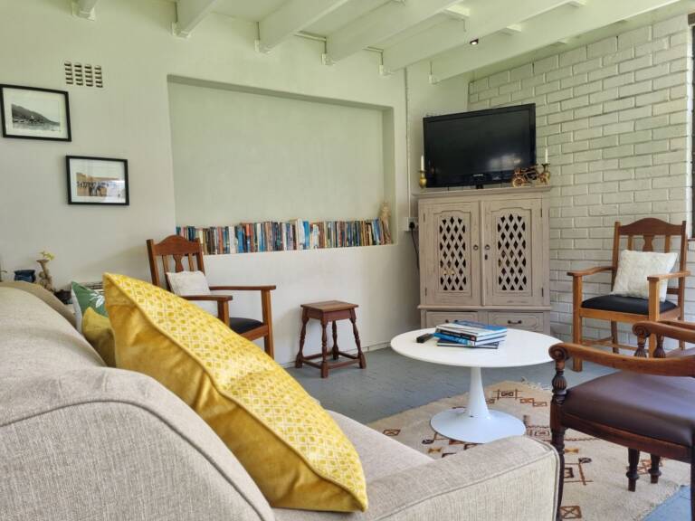 country beach house gordons bay 25 self catering cottage with tv area 768x576