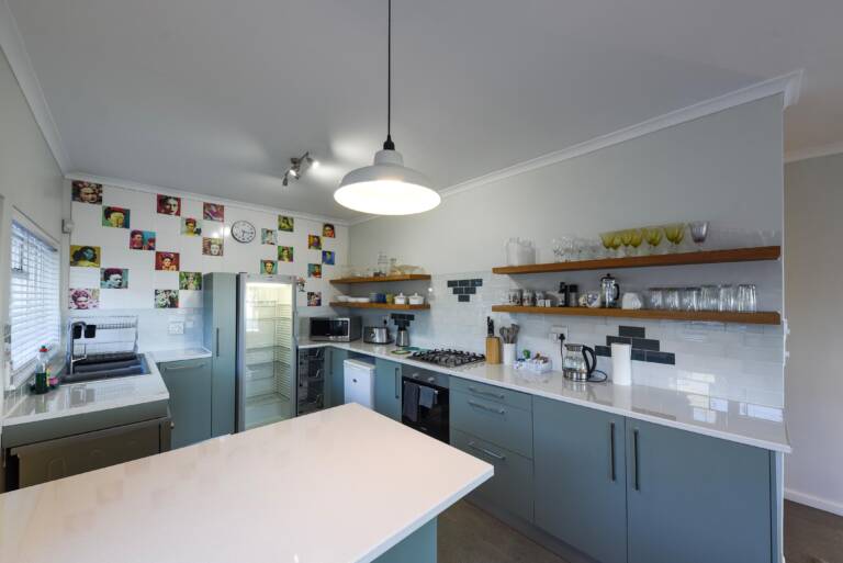 die badhuis gordons bay 08 fully equipped kitchen with modern cooking appliances 768x513
