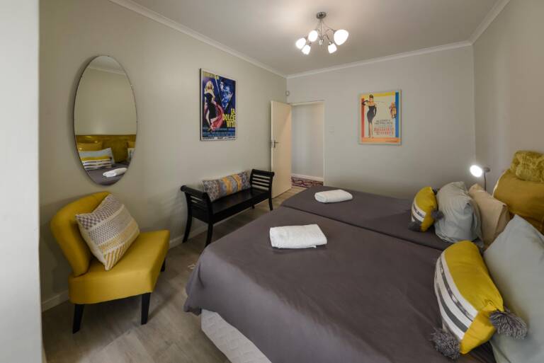die badhuis gordons bay 14 2 single beds with quality linen 768x513