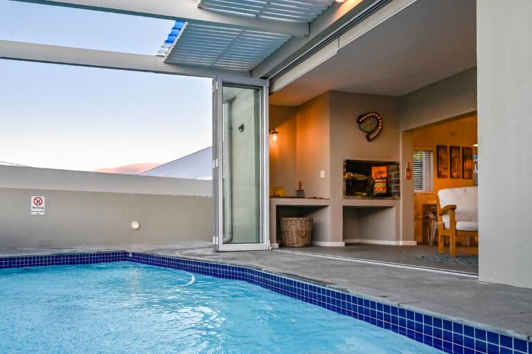 die badhuis gordons bay 19 holiday home with private pool and sea view 768x511
