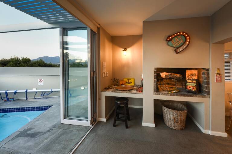 die badhuis gordons bay 20 indoor braai with swimming pool 768x513