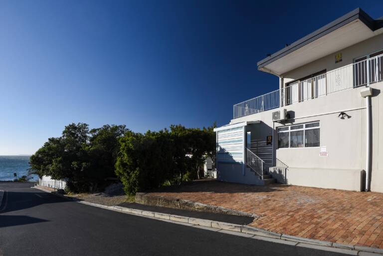 die badhuis gordons bay 23 2 bedroom holiday flat with quick walk to the beach 768x513