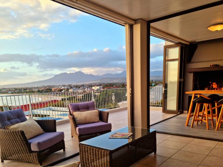 die braaihuis gordons bay 05 holiday house with indoor braai 768x576