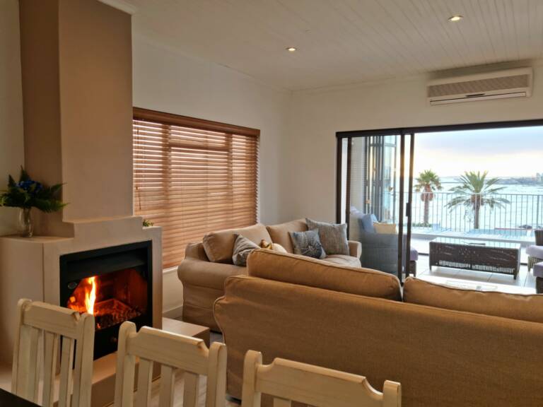 die braaihuis gordons bay 09 open plan living with lounge and dining 768x576