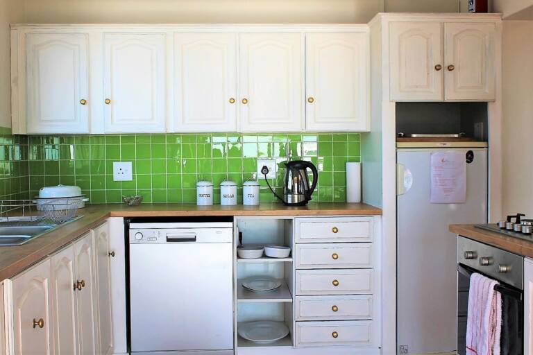 die braaihuis gordons bay 13 fully equipped self catering with kitchen 768x512