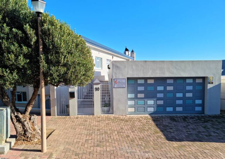 die braaihuis gordons bay 23 self catering holiday house with garage parking 768x545