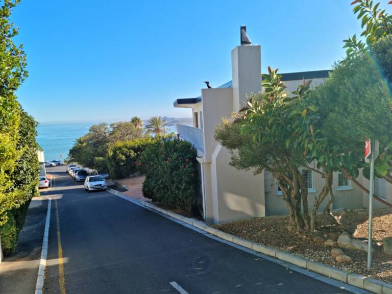 die braaihuis gordons bay 32 holiday home with quick walk to the beach 768x576